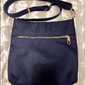 Anti-theft Navy crossbody Travelon bag
